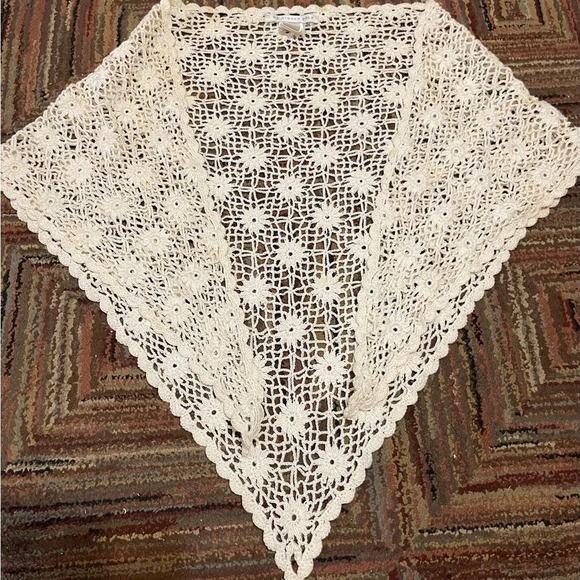 BALLINGER GOLD Vtg Handmade Ivory cotton Crochet 42”x60”Triangle Shawl wrap - Picture 2 of 9